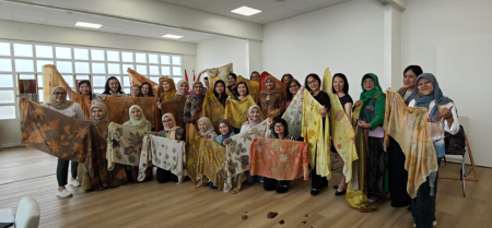 Promosi Seni Wastra Indonesia di Amsterdam